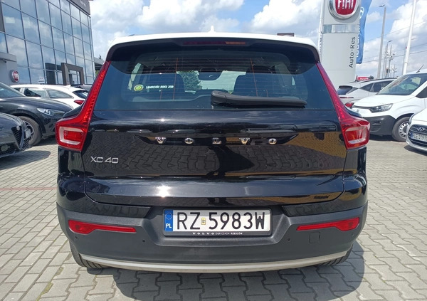 Volvo XC 40 cena 118900 przebieg: 46497, rok produkcji 2019 z Rzeszów małe 352